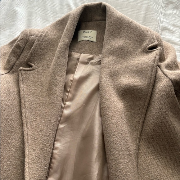 Set . If you get coat . Scarf is free. - Picture 7 of 14